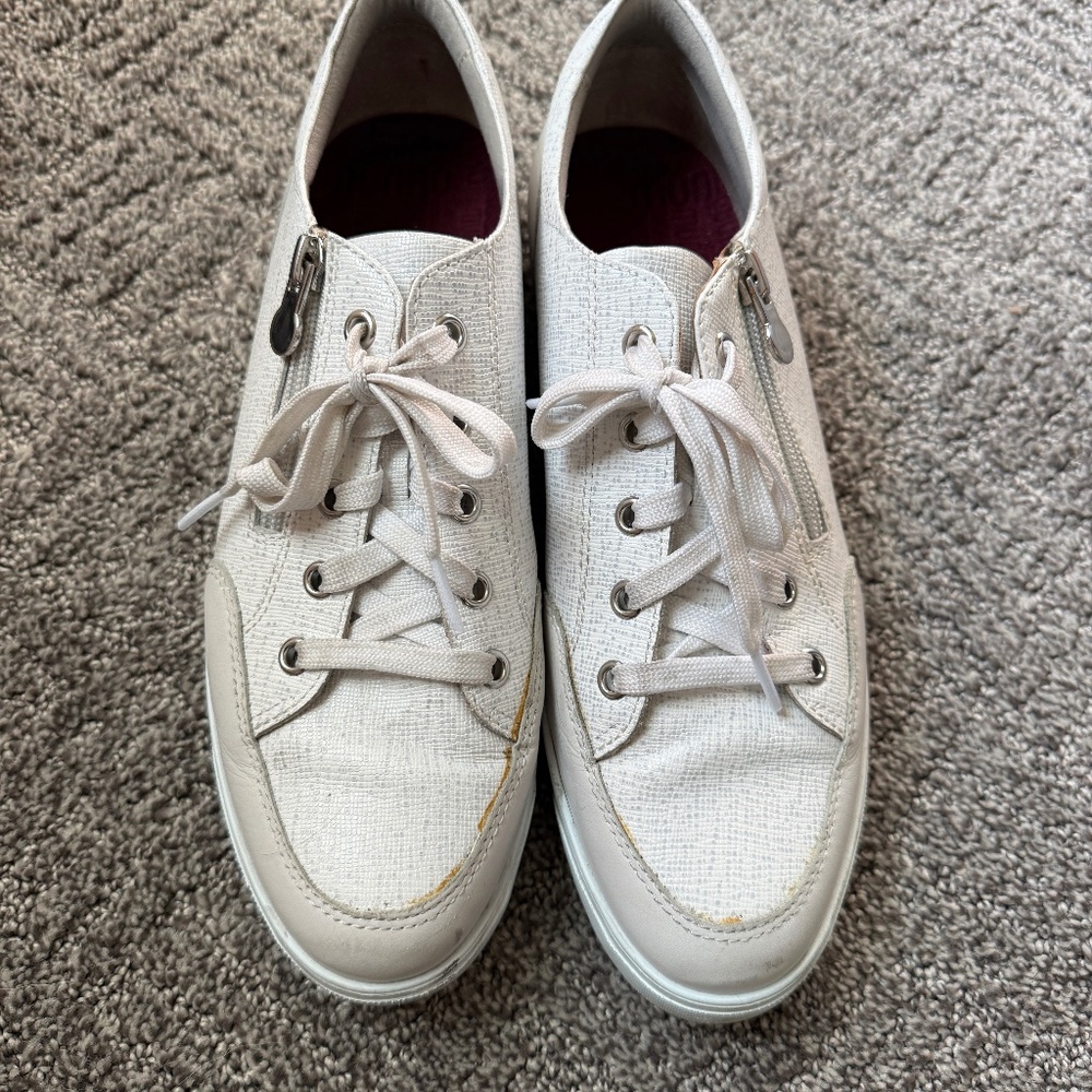 Munro women sneaker